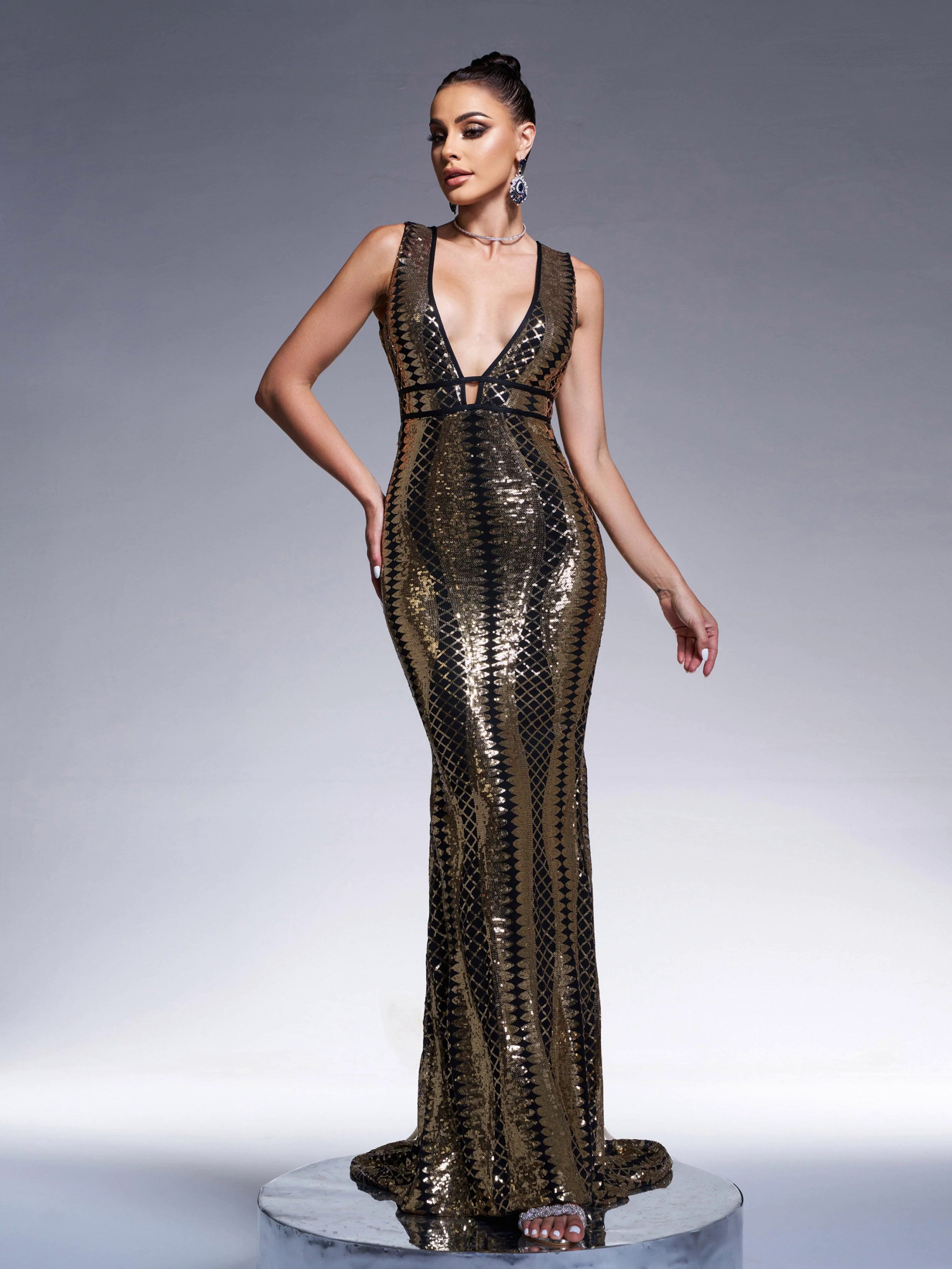 Plunge Mermaid Evening Dress M0449
