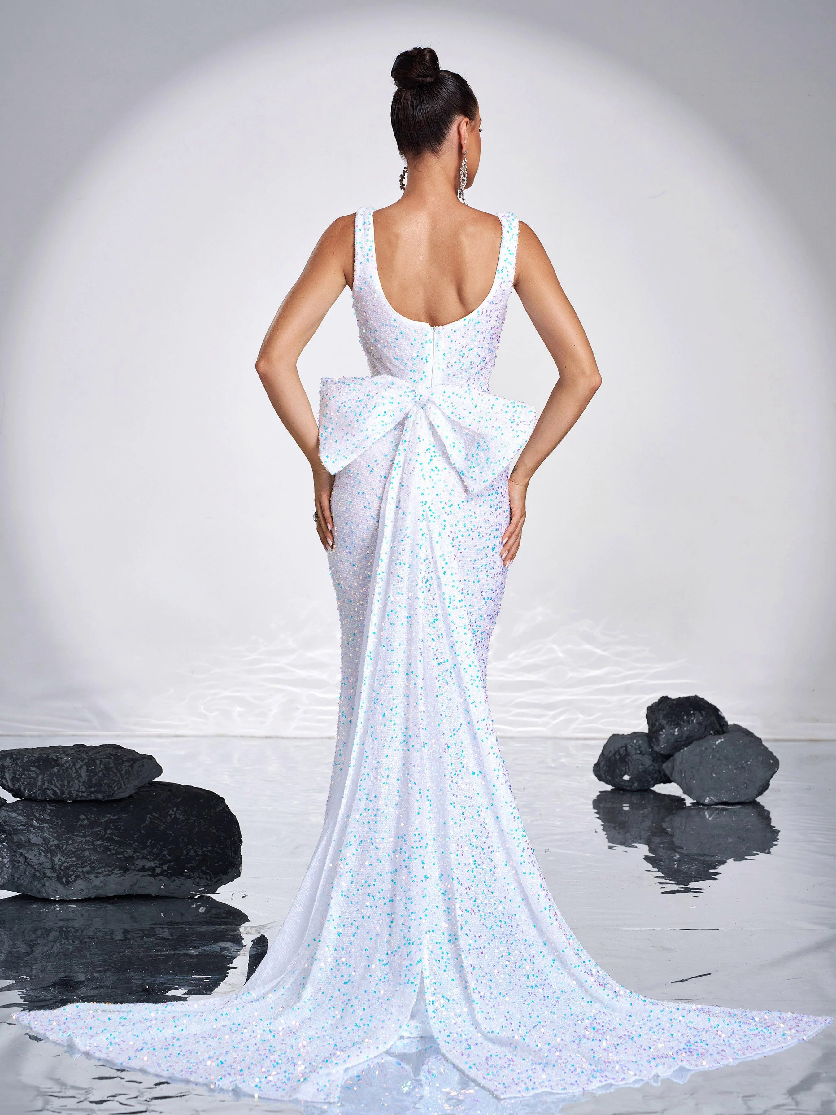 Bow Knot Sleeveless White Sequin Dress RM21232